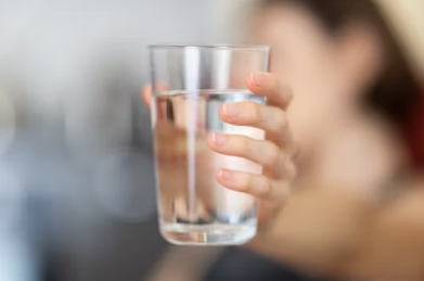 하루 8잔 물 마시기: 올바른 수분 섭취 습관 만들기 (관련이미지)