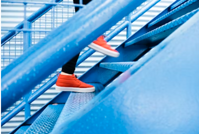 계단 오르기 운동: 일상 속 가장 쉬운 유산소 운동